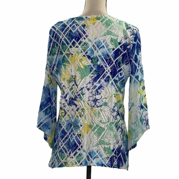SHARKBITE Floral Multicolor 3/4 Sleeve Blouse - Picture 2 of 13
